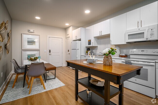 1BR, 1BA - 768SF - Acova