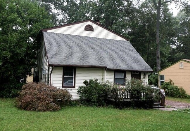 Building Photo - 223 Riverside Dr
