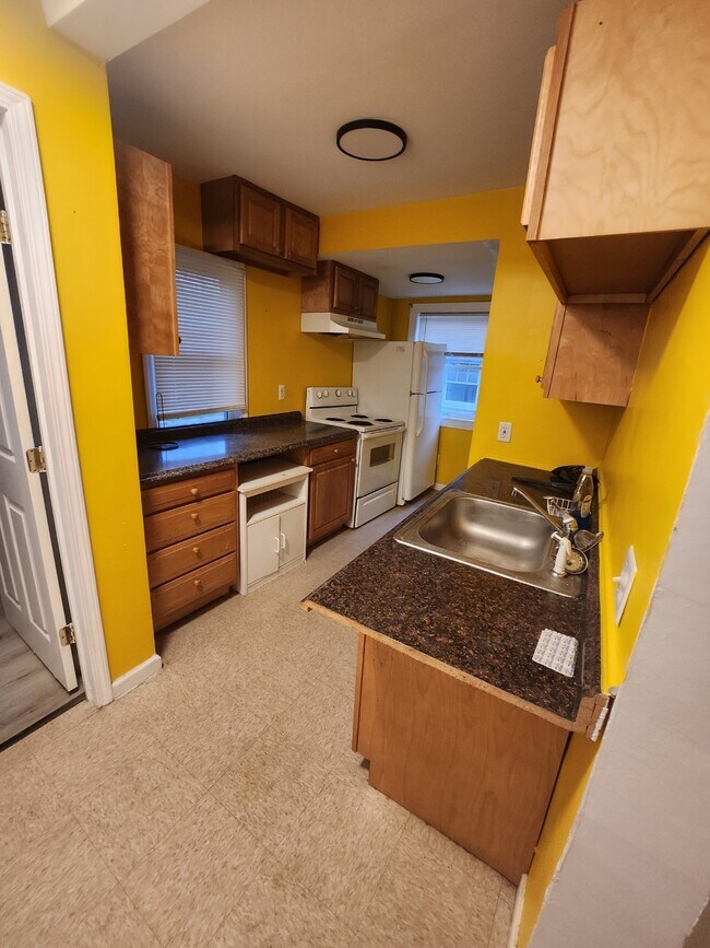 Building Photo - 61 Walnut Street