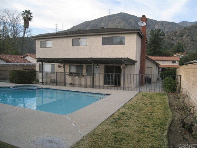 Building Photo - 3218 Tannencrest Dr