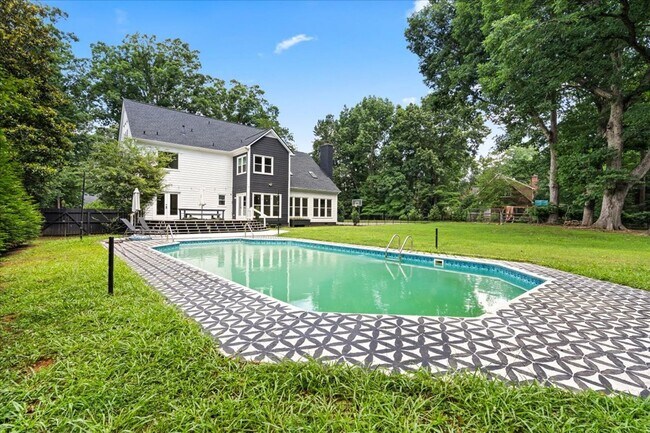 Building Photo - 11917 Shady Oak Ct