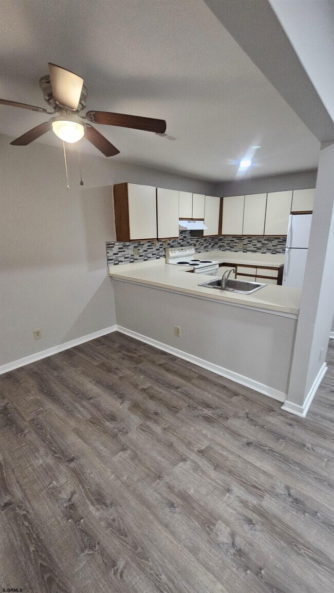 Building Photo - 184 Heather Croft