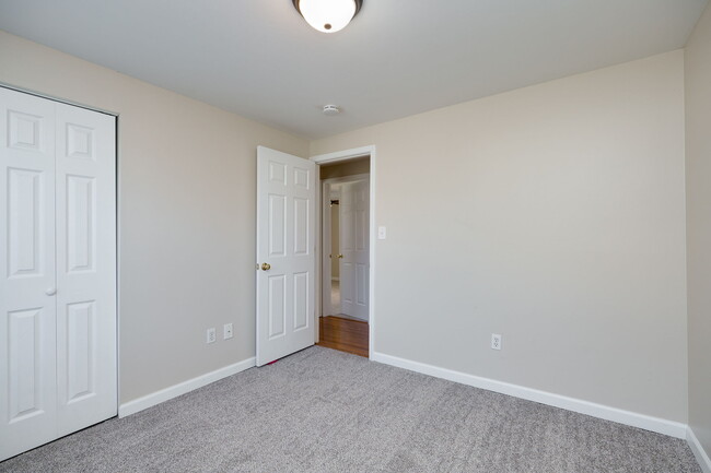 Building Photo - 3800 Corkwood Dr