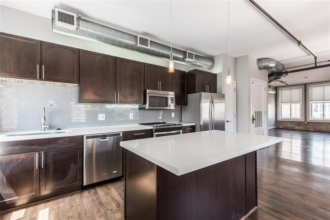 Building Photo - 909 Texas St