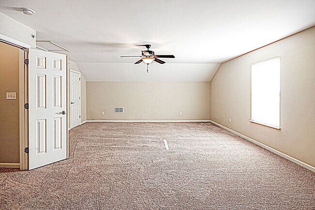 Building Photo - 310 Stonewall Creek Dr