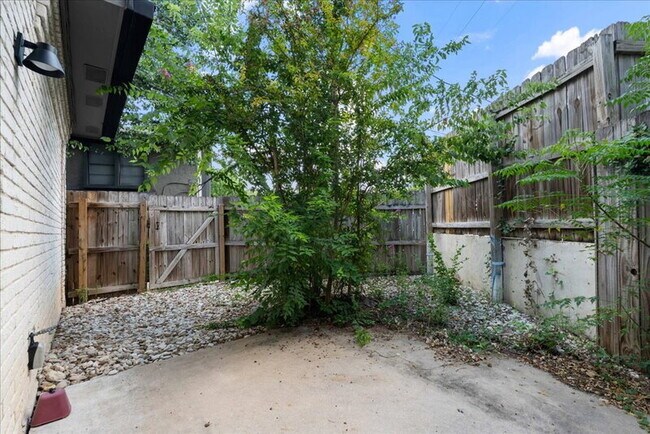 Building Photo - 1703 Coronado Hills Dr