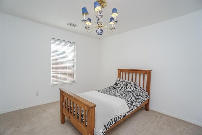 Building Photo - 1131 Enclave Square E