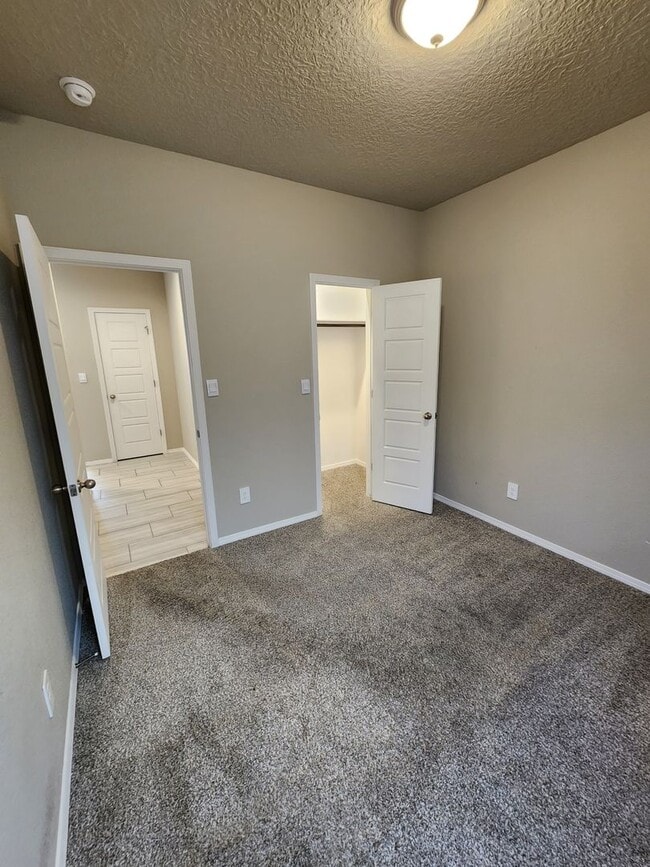 Building Photo - Beautiful 3br 2ba in the South Valley!