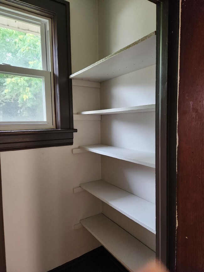 Building Photo - 2613 Meadows St NW