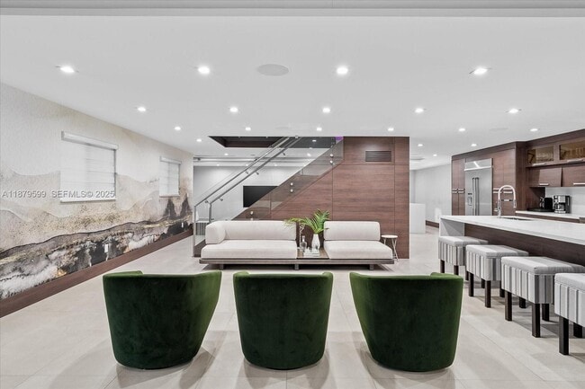 Building Photo - 280 NE 156th St