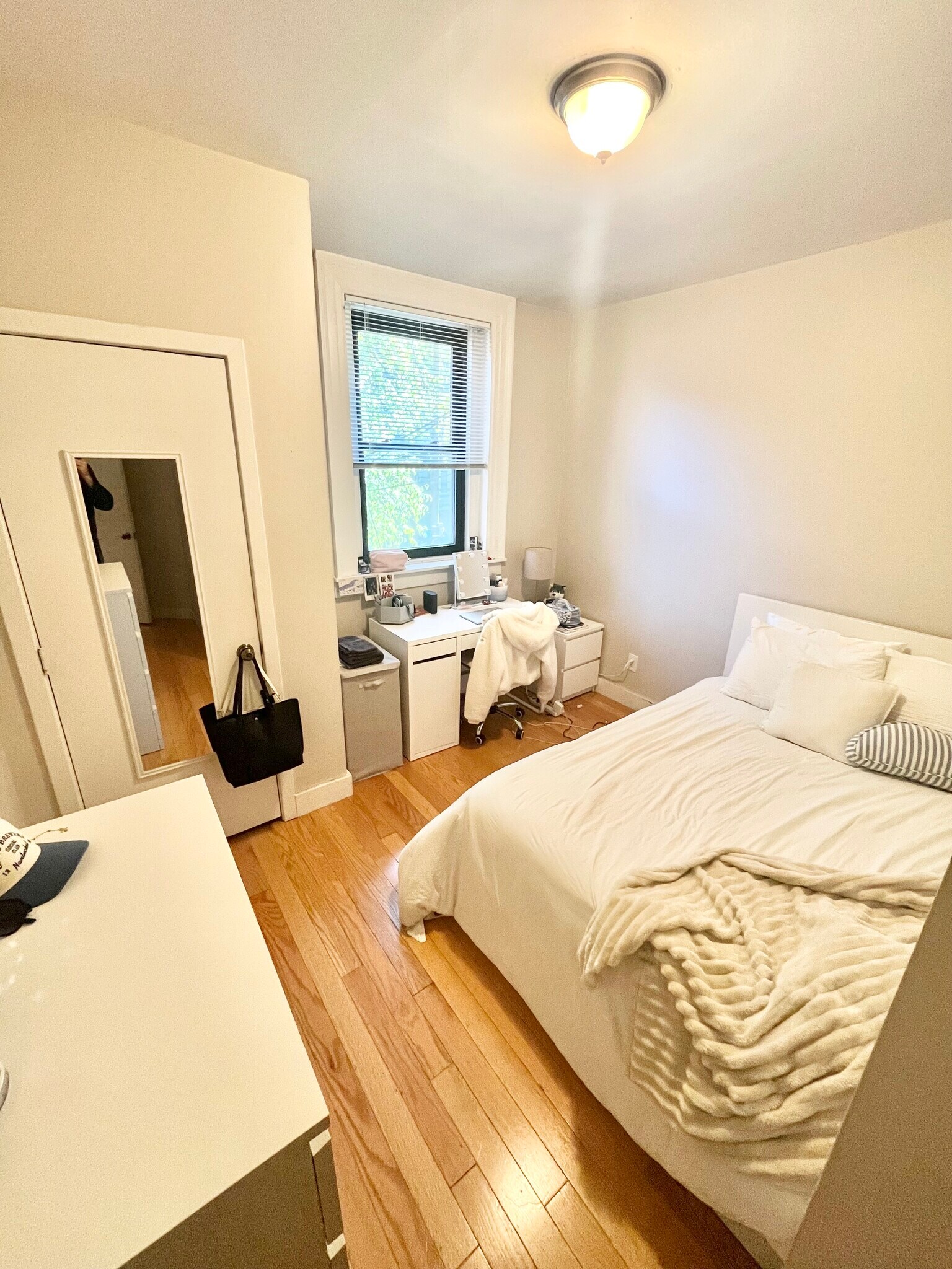 Building Photo - 42 Fenway