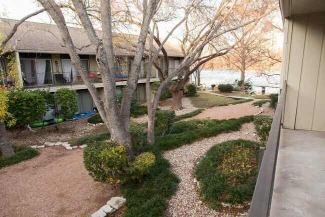 Primary Photo - 500 E Riverside Dr