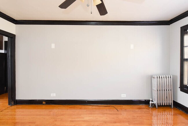 Building Photo - 2977 N Elston Ave