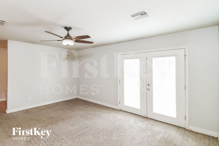 Building Photo - 1520 W Bentley St