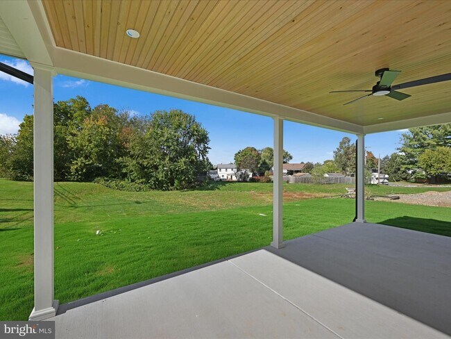 Building Photo - 4 Bed 3.5 Bath Brand New Custom Home in East Petersburg