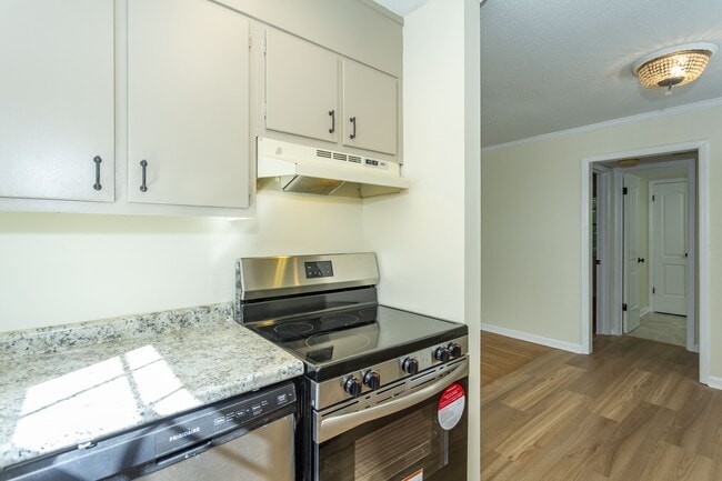 Building Photo - 2053 Montreat Cir
