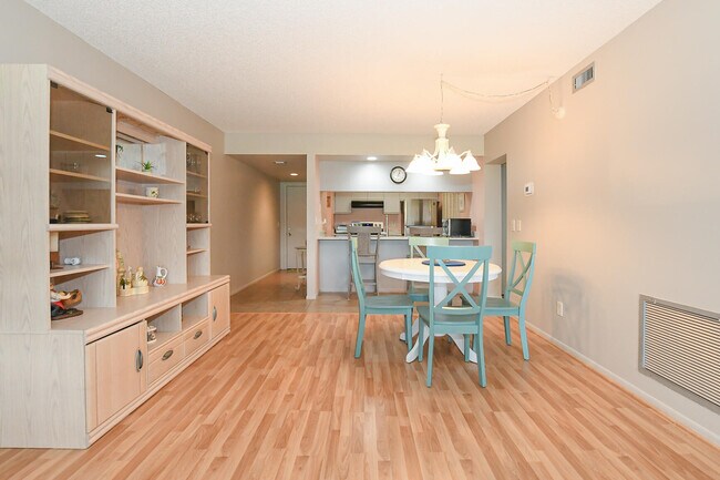 Building Photo - 20 Plantation Dr