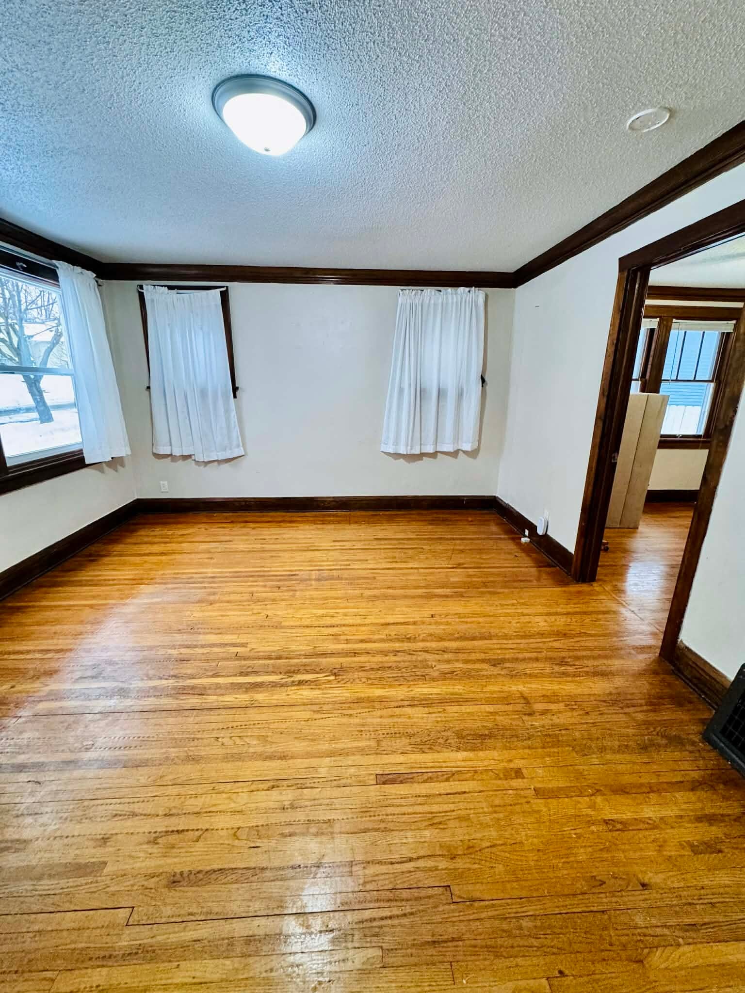 Building Photo - 625 Hawthorne Ave E