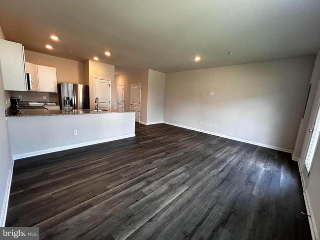 Building Photo - 118 Willett Holw St
