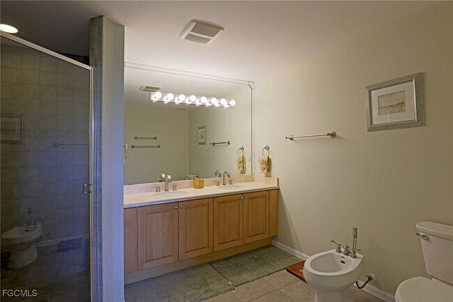 Building Photo - 15460 Bellamar Cir