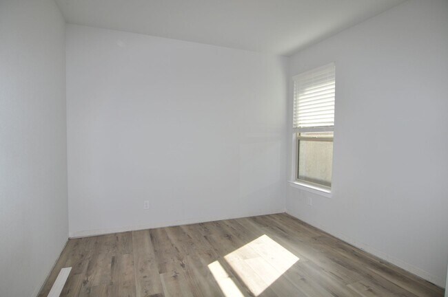 Building Photo - 2009 Eagle Blvd