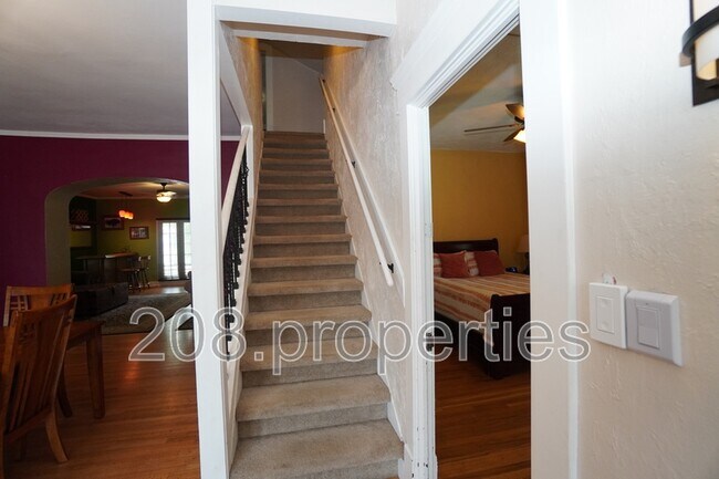 Building Photo - 1412 N 13th St