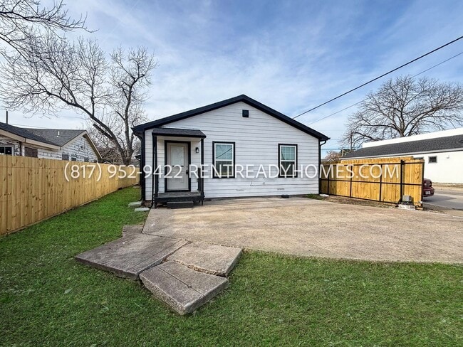 Building Photo - 1446 E Ann Arbor Ave