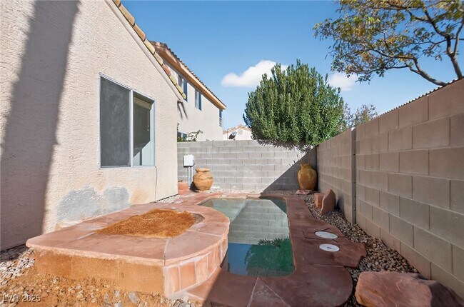 Building Photo - 7820 Strong Water Ct