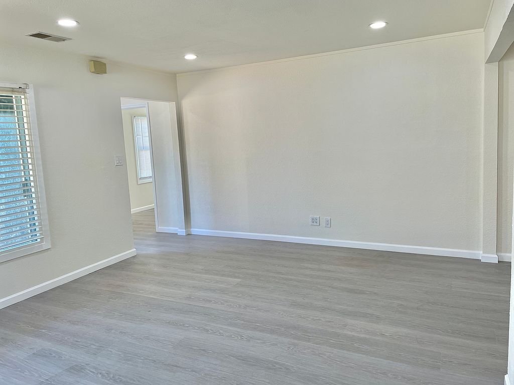 Building Photo - 21421 Rizzo Ave