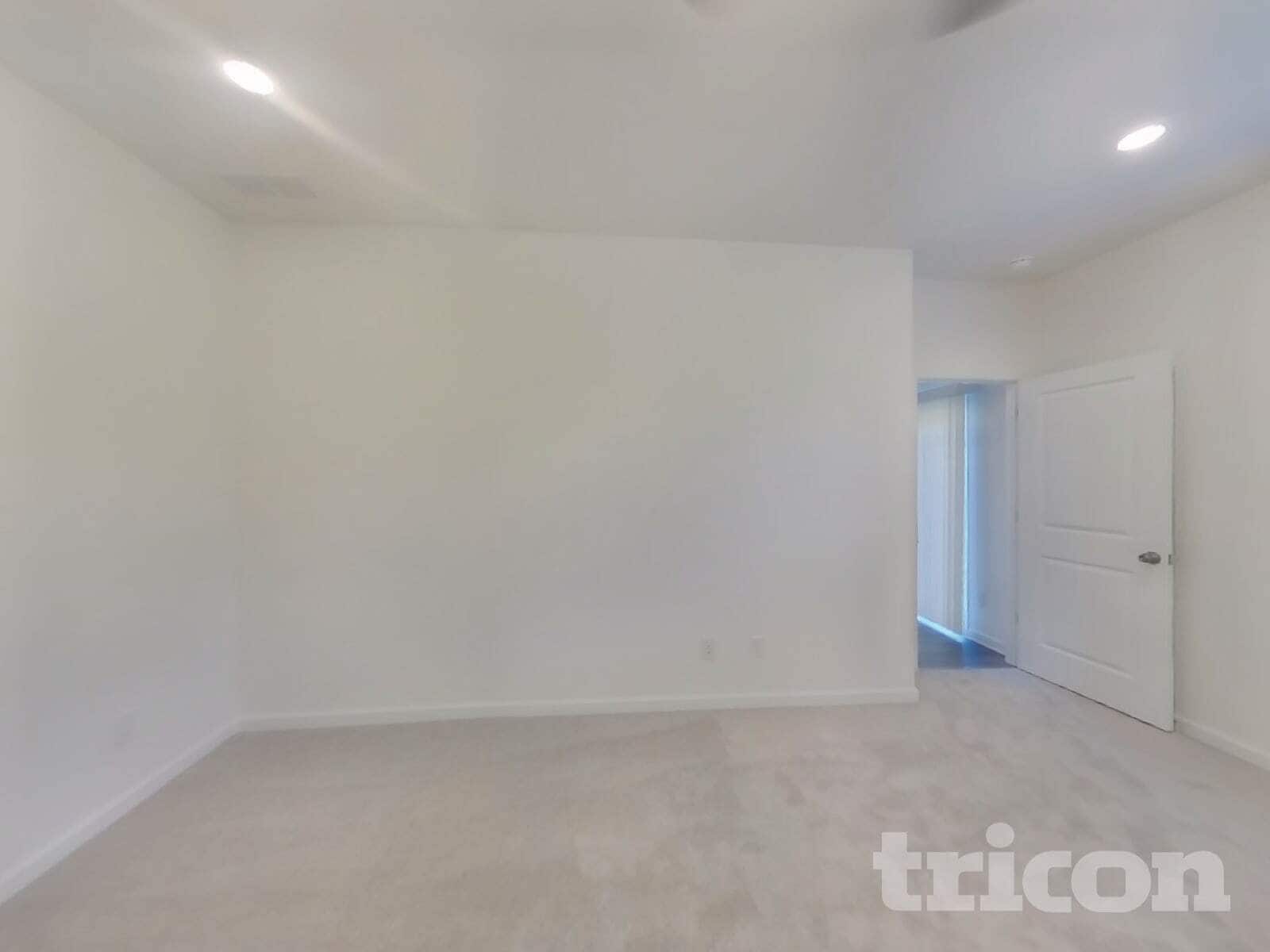 Building Photo - 1940 Logan Ln