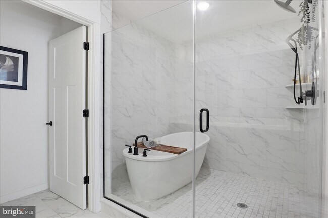 Building Photo - 15717 Tierra Dr