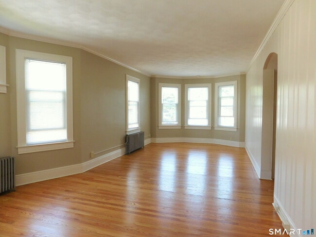 Building Photo - 264 Broad St