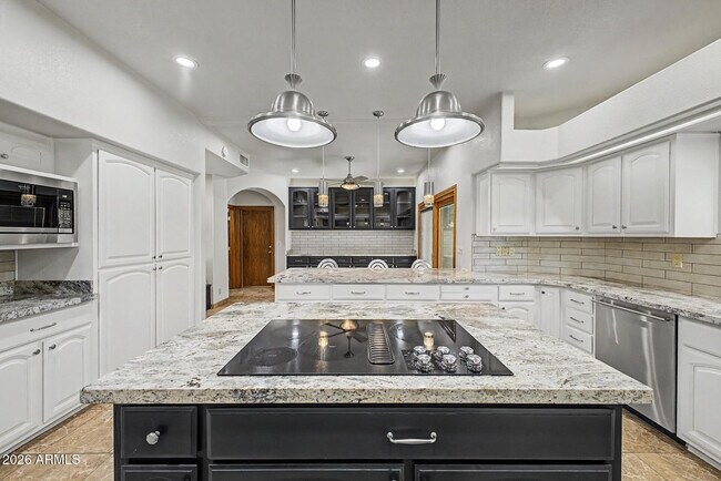 Building Photo - 5812 W Del Lago Cir