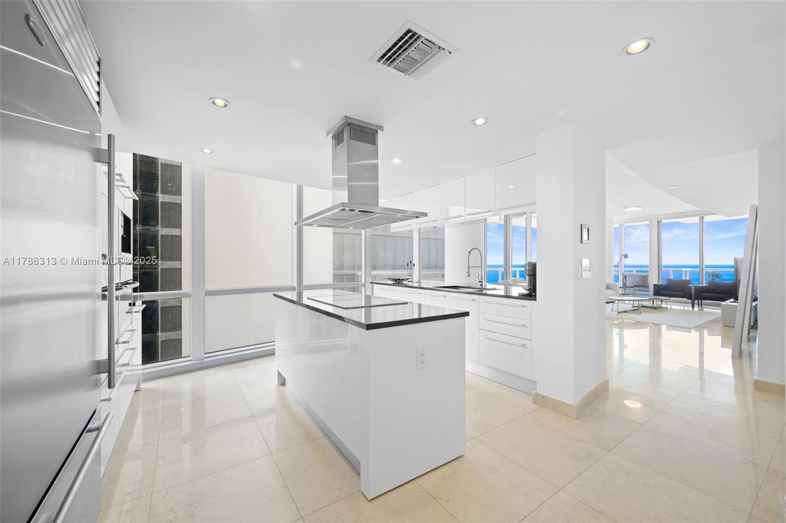 Building Photo - 17121 Collins Ave