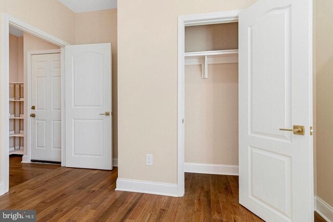 Building Photo - 1609 17th St SE