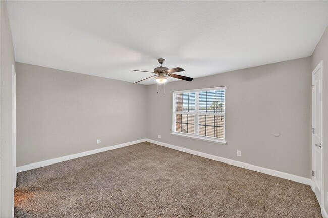 Building Photo - 4101 E NASA Pkwy