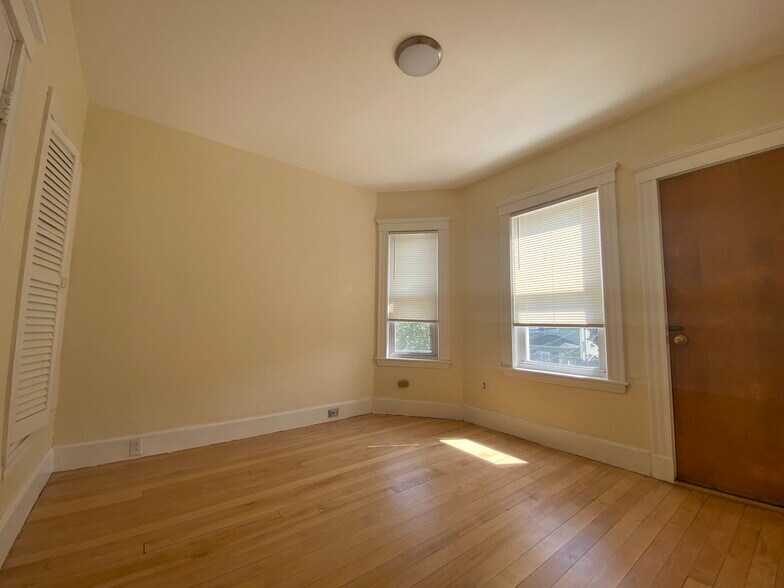 Building Photo - 65 Wareham St