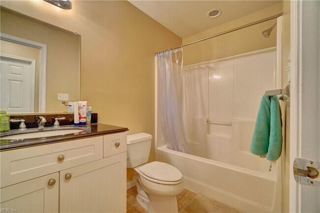 Building Photo - 4112 Killam Ave