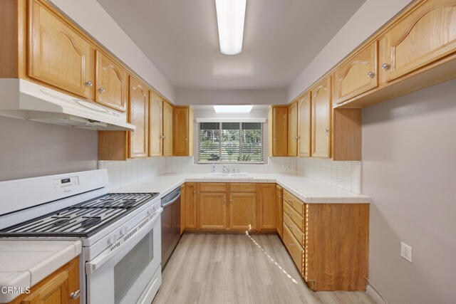 Building Photo - 631 Deodara Dr