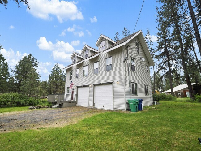 Building Photo - 5819 W Greenwood Rd