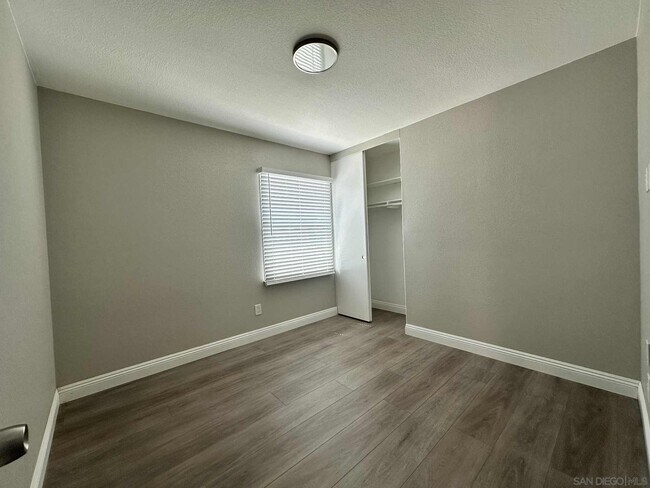 Building Photo - 819 Halecrest Dr