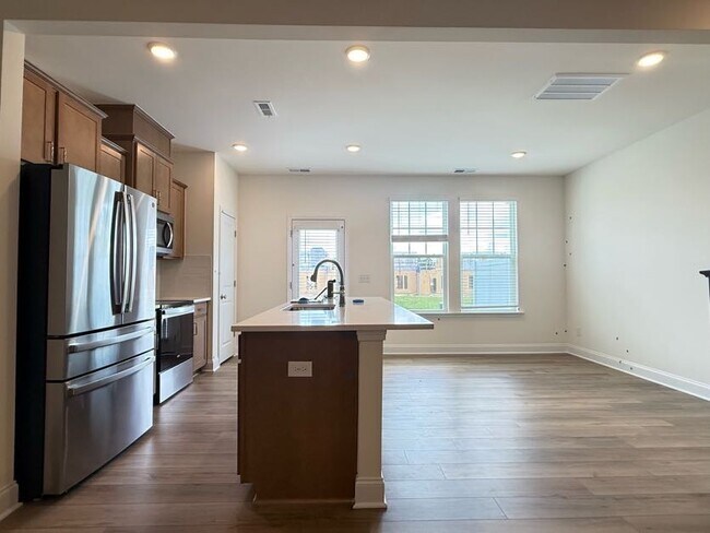 Building Photo - 3 Bedroom One Garage Single Family
