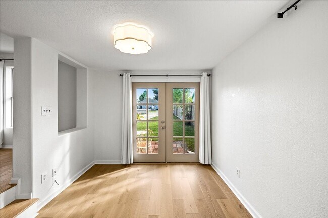 Building Photo - 5522 Avenue O 1/2