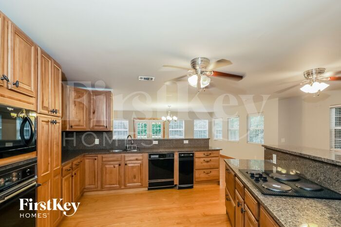 Building Photo - 3896 Chattahoochee Dr