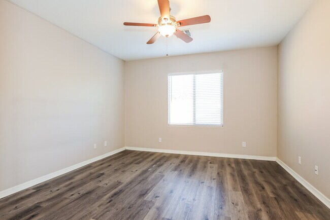 Building Photo - 33022 N Falcon Trail