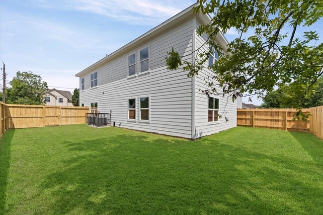 Building Photo - 8135 Woodward St