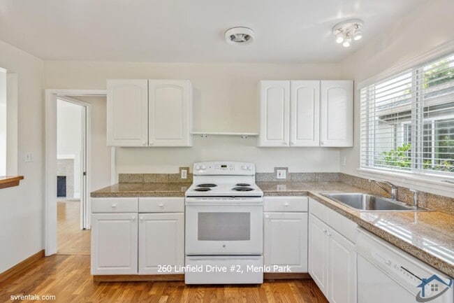 Building Photo - 260 Linfield Dr