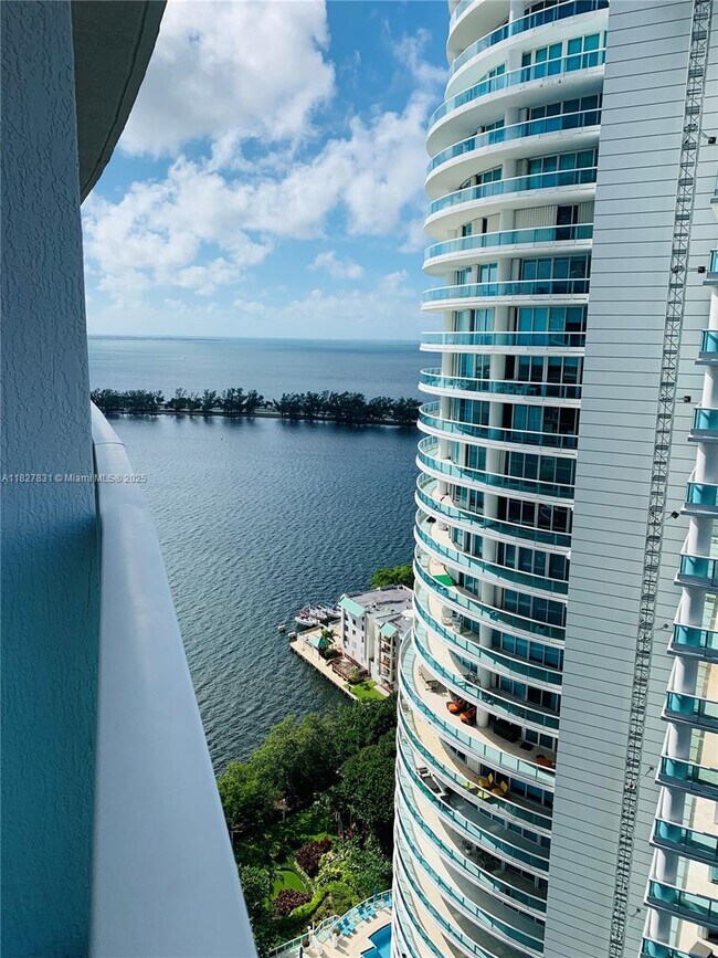 Building Photo - 2101 Brickell Ave
