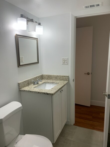 Building Photo - 1250 S Denning Dr