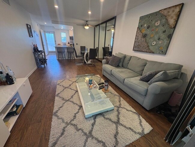 Building Photo - 2161 NE 1st Ct